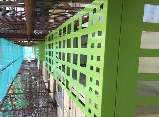 金鋁質建材打造空調罩 踐行綠色環(huán)保建筑理念